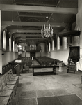 94519 Interieur van de Nederlands-hervormde kerk (Torenstraat 1) te Soest: de kerkzaal met stoelen, de preekstoel en ...